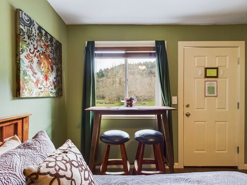 13B Bears Den Single Room at the Meadow Site