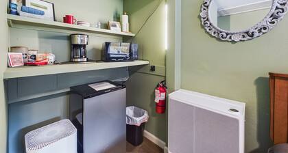 13B Bears Den Single Room at the Meadow Site