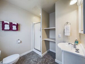 Hair dryer, towels