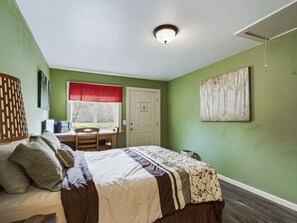 1 bedroom, WiFi, bed sheets