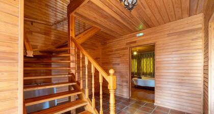 Casa de madera en el delta del ebro, en zona cerca de de la playa.