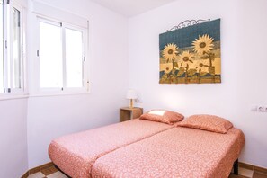 2 bedrooms, iron/ironing board, free WiFi, bed sheets - Beach House Millares (Carboneras)