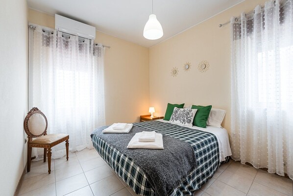 3 makuuhuonetta, silitysrauta/-lauta, internet, vuodevaatteet