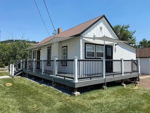 Exterior - The Basecamp - all you need in one cute house! NO cleaning fee! (Sturgis)