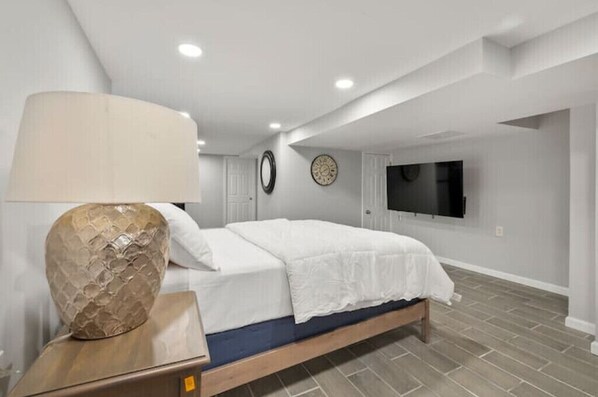 1 slaapkamer, een strijkplank/strijkijzer, wifi, beddengoed