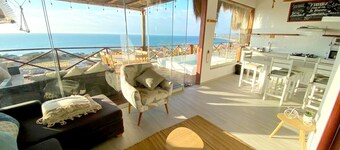 Casa con piscina y una bella vista en Punta Veleros, Piura