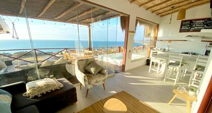 Casa con piscina y una bella vista en Punta Veleros, Piura
