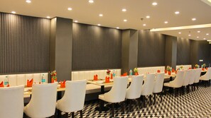 Restaurant - Hibiscus select hotel (Greater Noida)