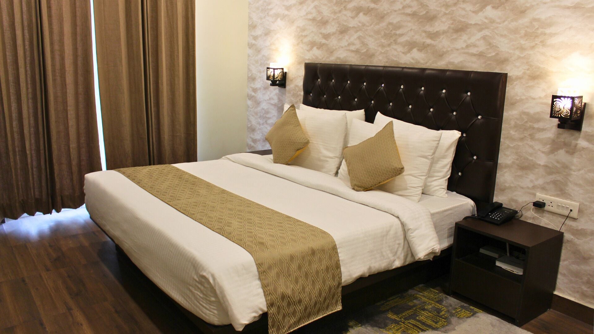 Deluxe Double Room | Egyptian cotton sheets, premium bedding, down comforters, minibar