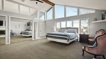 4 bedrooms, iron/ironing board, free WiFi, bed sheets