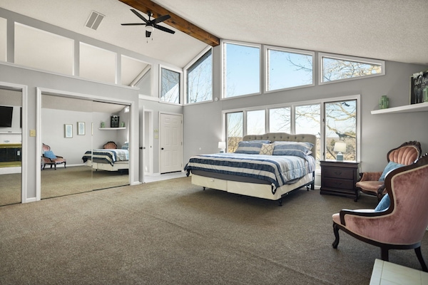 4 bedrooms, iron/ironing board, free WiFi, bed sheets