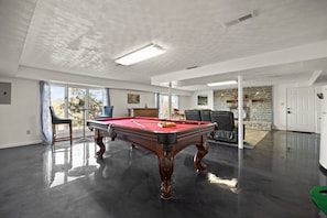 Games room - Lake Cumberland • Sleeps 16 • Mancave • Lake Views (Somerset)