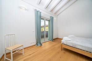 3 chambres, fer et planche à repasser, draps fournis