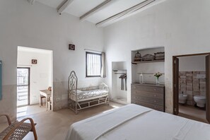 1 chambre, fer et planche Ă repasser, Wi-Fi, draps fournis