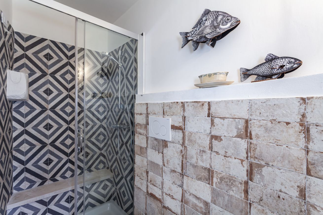 Dusche, Haartrockner, Bidet, Handtücher