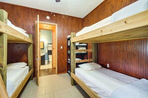 2 bedrooms, Internet, bed sheets