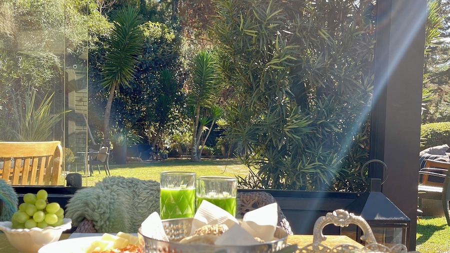 Alma Hotel