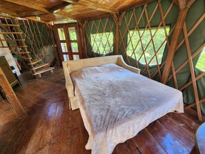 4 bedrooms, WiFi, bed sheets