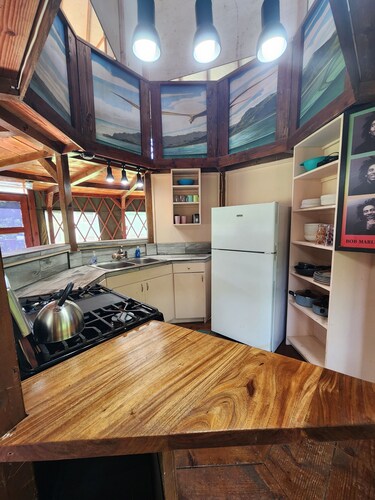 North Shore 2-Story Rustic Yurt Glamping Lodge Tropical Nature Rental Near Beach