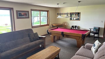 Smart TV, fireplace, DVD player