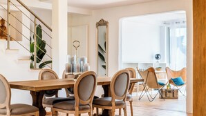 Dining - 5-Br. VILLA with sauna, swimming pool and sea view (La Roquette-sur-Siagne)