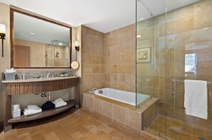 Hair dryer, towels, soap, shampoo - 3rd floor Condo w/ full kitchen in The Lodge at Suncadia (Cle Elum)