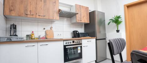 雪櫃、焗爐、爐具、電熱水壺