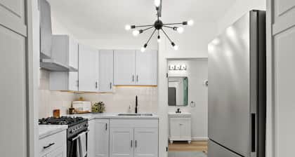 Cozy chic downtown Oakland condo.