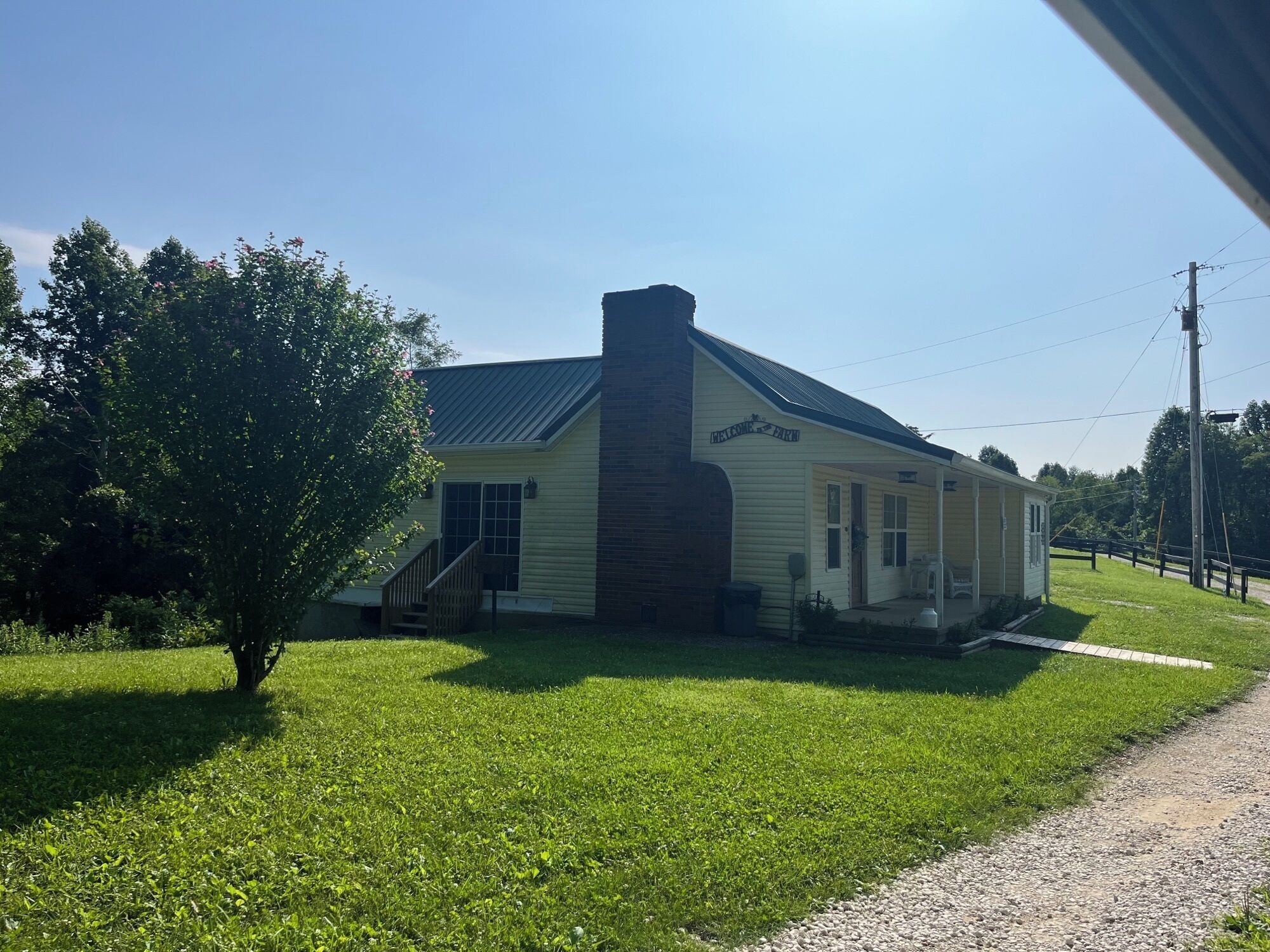 Perfect RRG Location - Farmhouse with hot tub