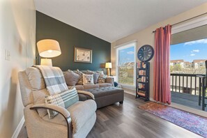 スマートテレビ、DVD プレーヤー、ビデオライブラリ