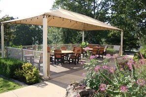 屋外ダイニングエリア