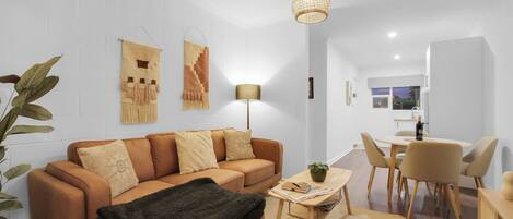 Smart TV, books