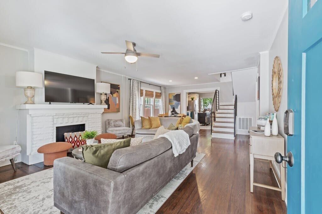 Smart TV, fireplace, offices, printers