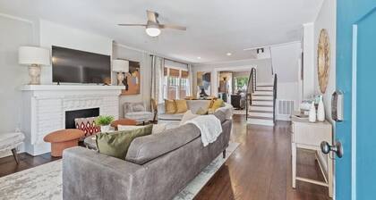 Midtown Masterpiece w/Hot Tub, pets by HVNLYhomes