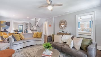 TV connectée, cheminée, espaces bureaux, imprimantes