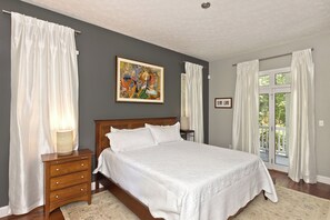 4 bedrooms, free WiFi, bed sheets