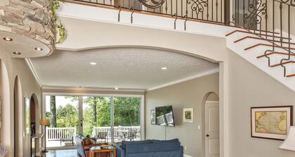 Grand Mountain Getaway near Dupont~Hendersonville, NC