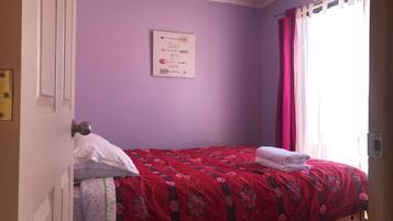 3 bedrooms, bed sheets