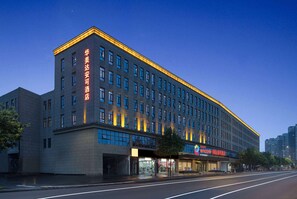 Exterior - Ramada Encore by Wyndham X'ian Weiyang (Xi'an)