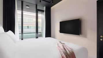 Room, 1 Double Bed, Balcony | 1 bedroom, premium bedding, in-room safe, desk