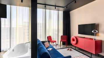 Premium bedding, in-room safe, desk, blackout curtains