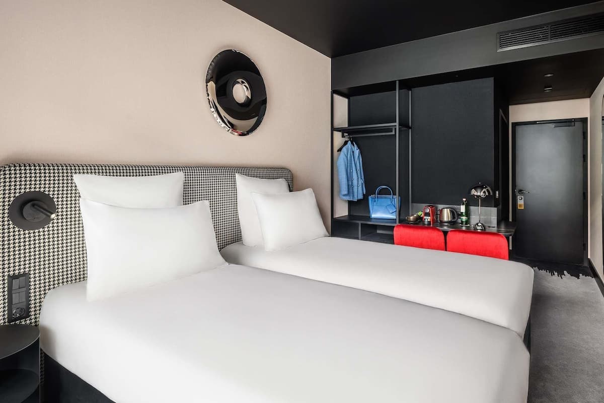 Rom – comfort, 2 enkeltsenger (TRIBE Essential 2 single beds) | Sengetøy av topp kvalitet, safe på rommet og skrivebord