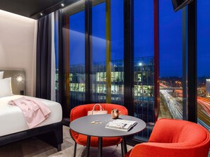 Premium bedding, in-room safe, desk, blackout curtains - Tribe Budapest Stadium (Budapest)