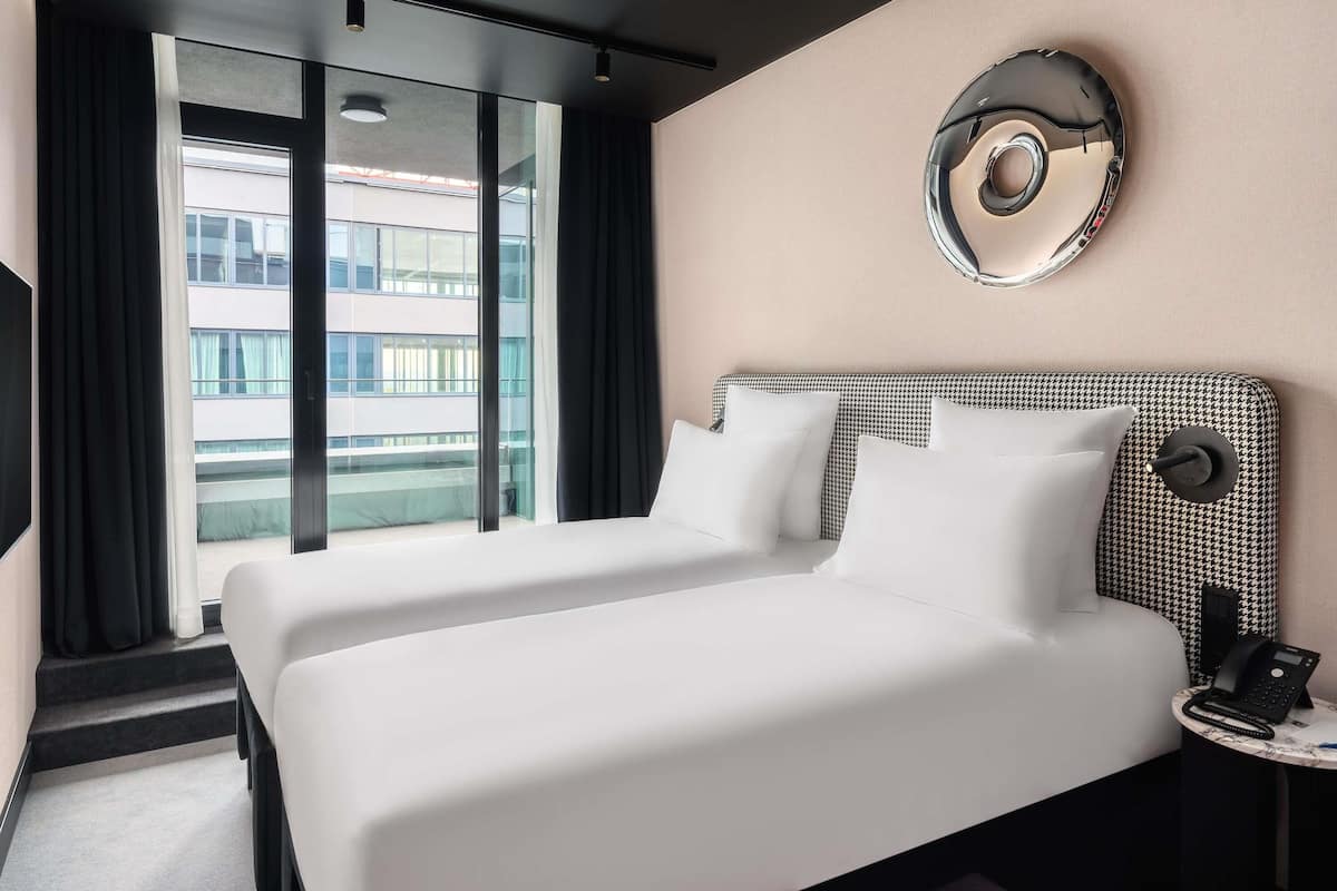 Premium bedding, in-room safe, desk, blackout curtains