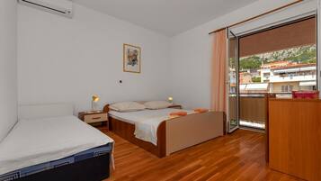 Apartment, Smoking | 4 bedrooms