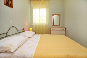 3 bedrooms - Apartments Laura - 20m From the sea (Trogir)