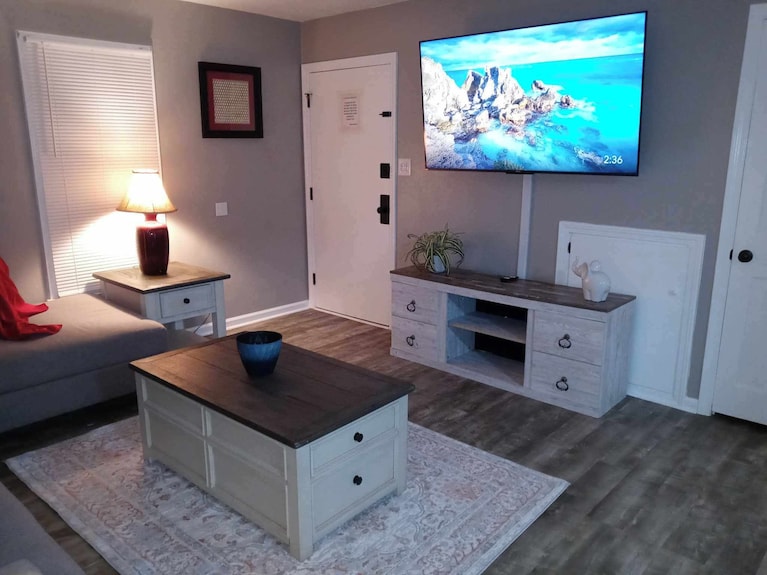 Newly Remodeled 2 Bedroom Duplex - Chesapeake, VA