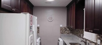NEWLY REMODELED 2 BEDROOM DUPLEX