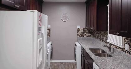 NEWLY REMODELED 2 BEDROOM DUPLEX