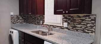 NEWLY REMODELED 2 BEDROOM DUPLEX